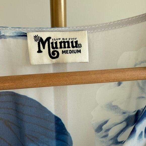 SHOW ME YOUR MUMU FLOWY BLUE FLORAL ROMPER V NECK SHORTS MEDIUM - Picture 3 of 7